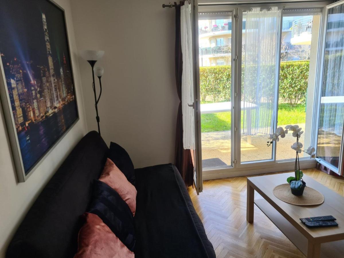 Appartement Avec Rez De Jardin A Disneyland Montévrain Kültér fotó