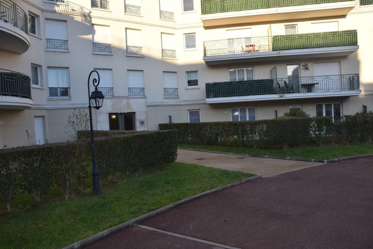 Appartement Avec Rez De Jardin A Disneyland Montévrain Kültér fotó