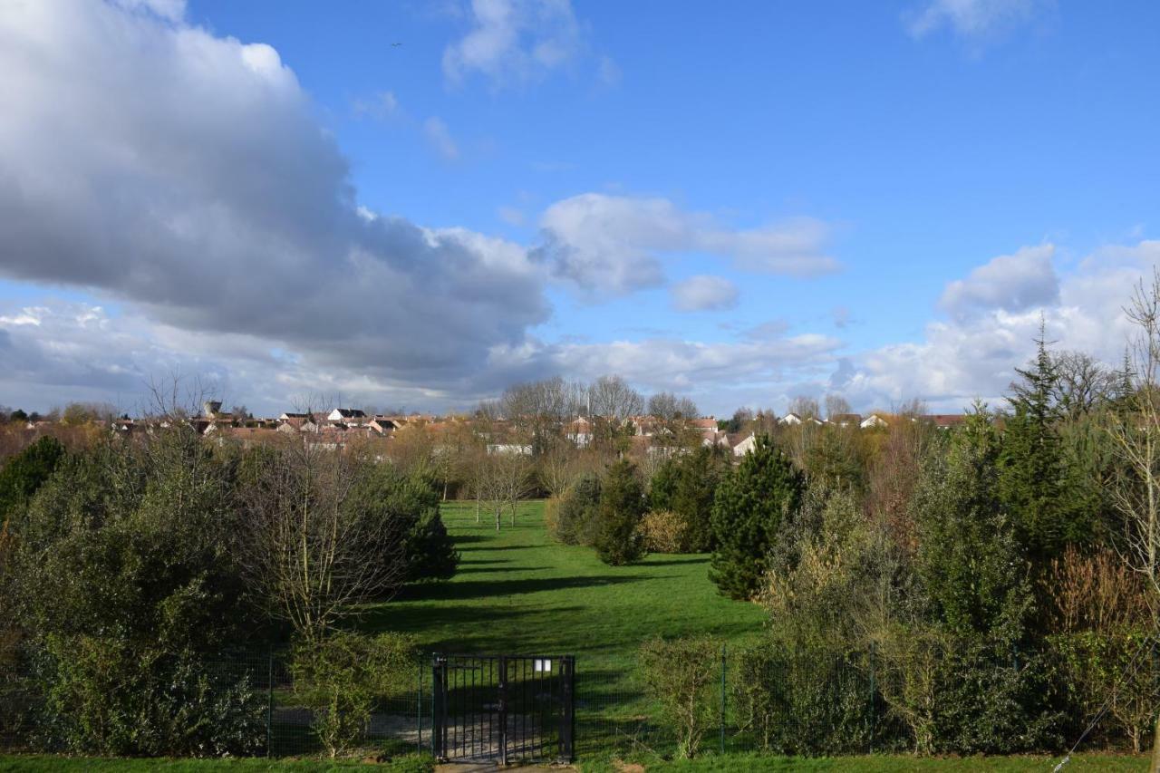 Appartement Avec Rez De Jardin A Disneyland Montévrain Kültér fotó