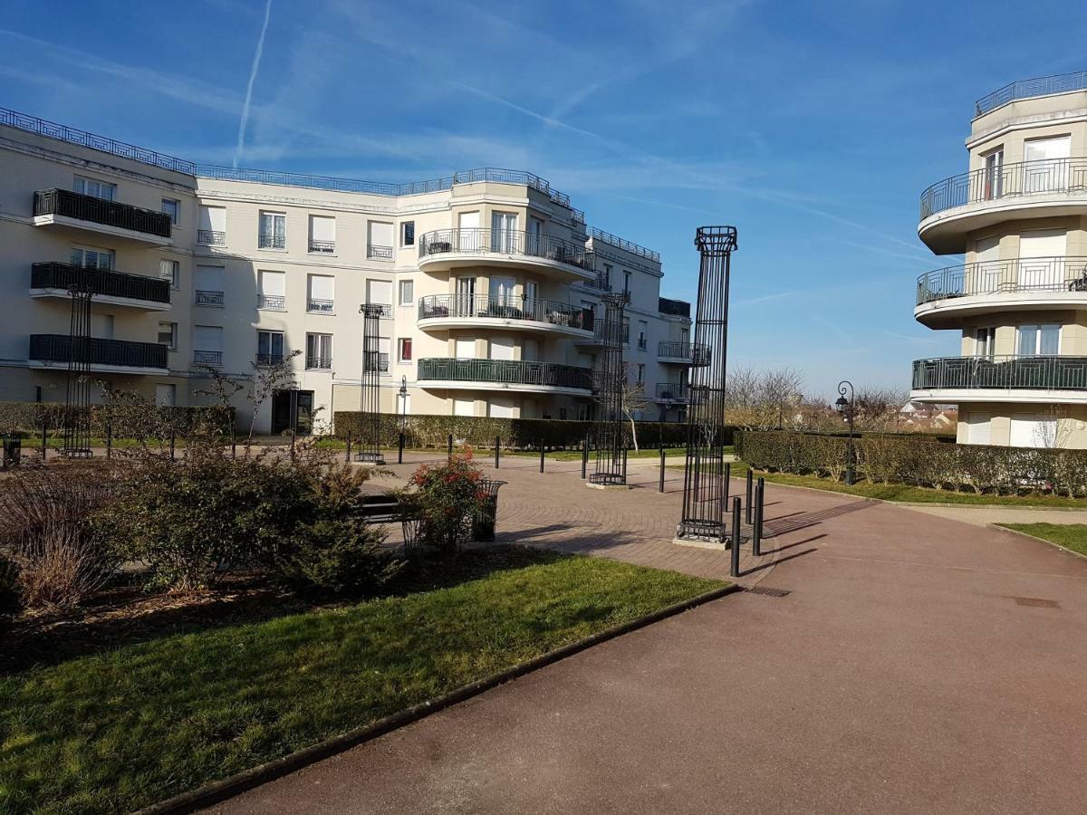 Appartement Avec Rez De Jardin A Disneyland Montévrain Kültér fotó